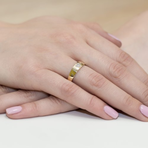 Pierścionek z Brylantami 0,03ct z białego złota próby 585. W-064B